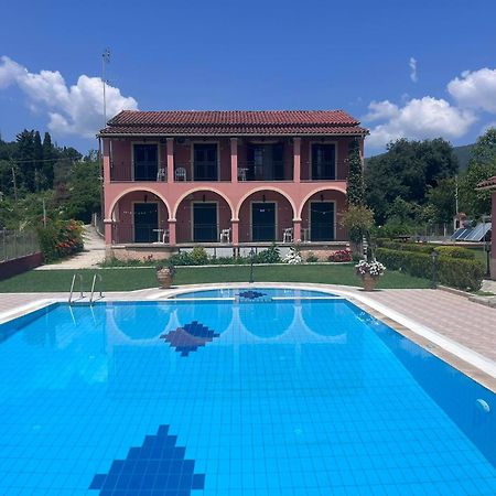 Gregory-Vassilis Apartments ดัสเซีย ภายนอก รูปภาพ