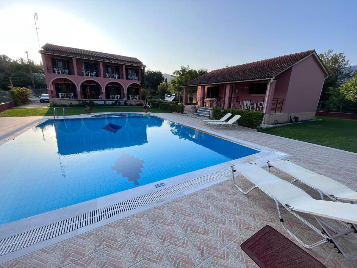 Gregory-Vassilis Apartments ดัสเซีย ภายนอก รูปภาพ